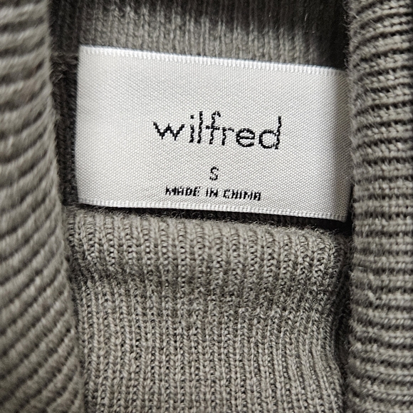 Aritzia Wilfred Rebecca Turtleneck - Picture 3 of 5